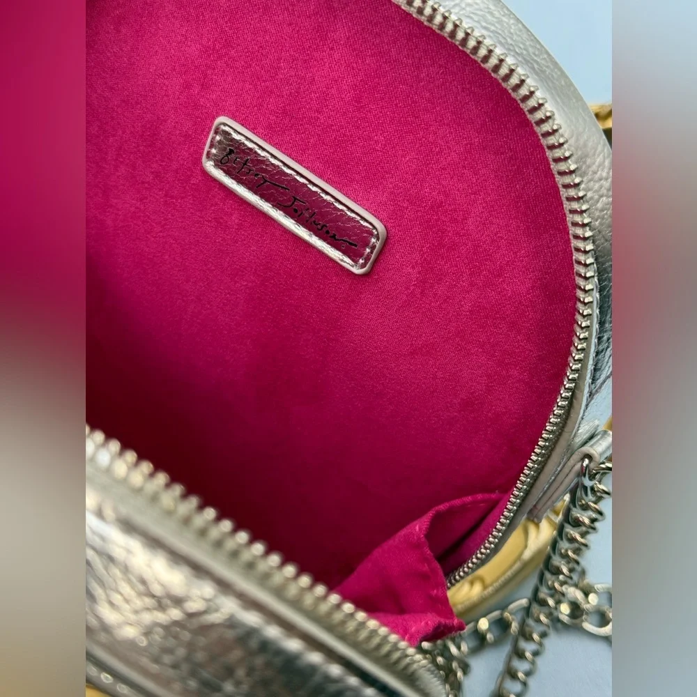 🆕 BETSEY JOHNSON 🧿 NWOT Bone-Jour Sugar Skull Crossbody Bag Silver Irridescent